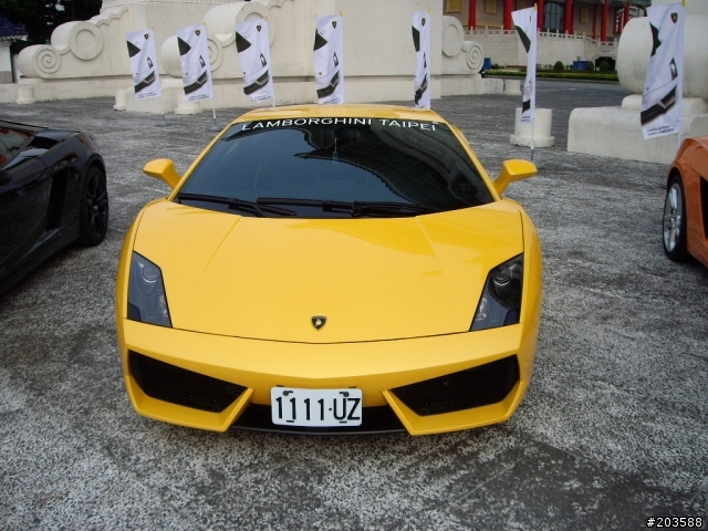 Lamborghini在中正紀念堂的發表會