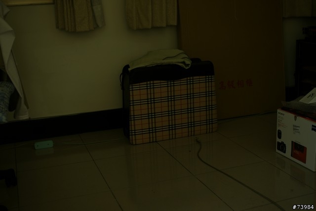 [簡單測試-第二次固定光源測試更新]市售保護鏡測試(SONY T*,Schneider,B+W,Marumi,Kenko,MASSA)