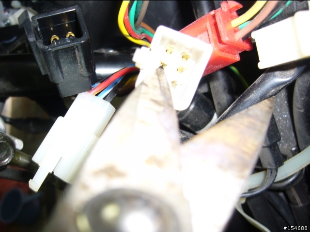 DIY 四期化油新勁戰改三段開關+前小燈開光+HID 6000K (加小燈線路教學)