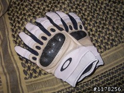 Oakely手套