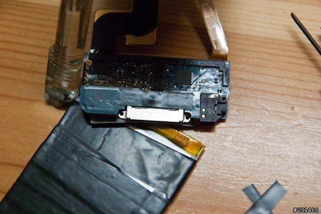 沒阿婆保佑就自己來！iPod touch自行維修小記