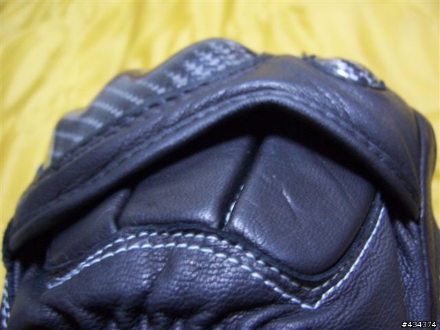 【開箱】KOMINE 競技手套 - GK-707 - EO SHORT CARBON GLOVES