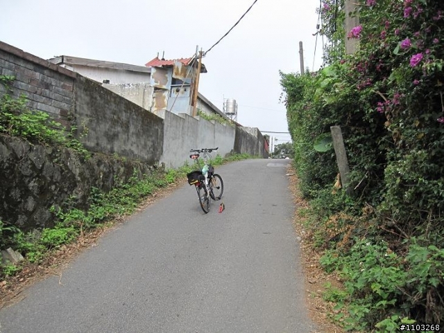 魯肉腳      北投 " 中央北路 四段 30巷    探勘....