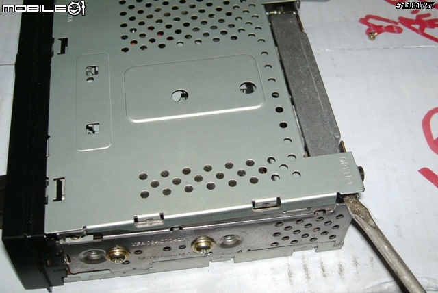 [教學]三菱VIRAGE原廠Panasonic汽車音響型號CQ-E525C(1)主機拆解換LED燈泡