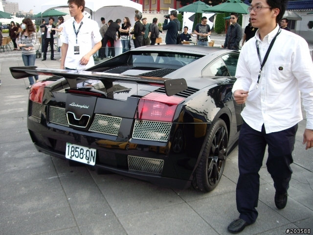 Lamborghini在中正紀念堂的發表會