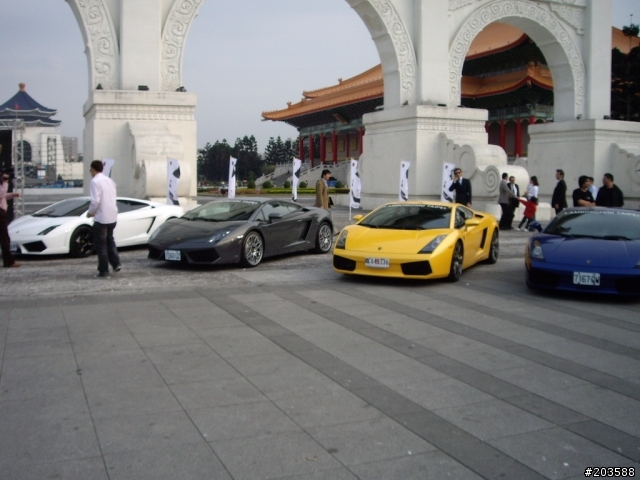 Lamborghini在中正紀念堂的發表會