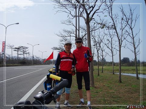 我老爸60歲..單車環島去