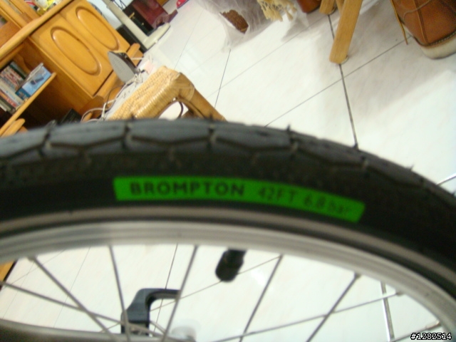 最近新買的小布  Brompton   風暴藍   2007年版....................(有點想換2009)