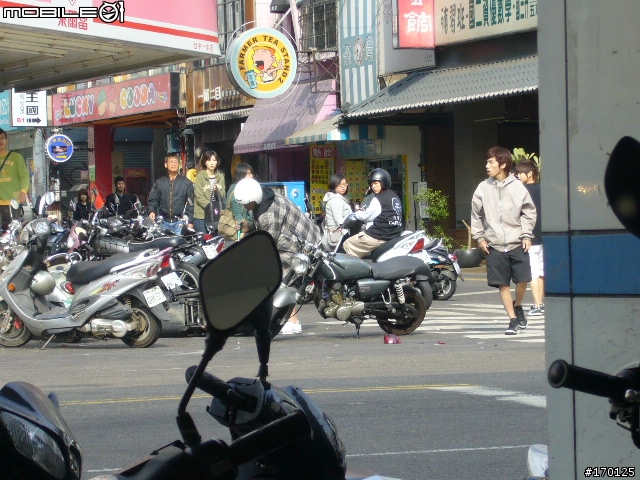 台中一中旁,光天化日砸Q喜...(有真相) orz...