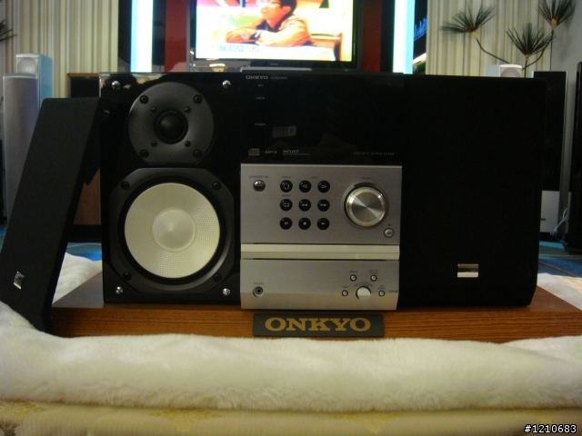 一組床頭可以聽音樂也可以當電腦音響的喇叭 ONKYO CS-420 隨性看看