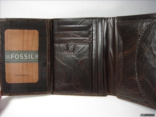 [分享] FOSSIL 三折式皮夾開箱文