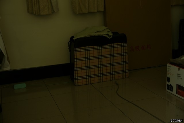 [簡單測試-第二次固定光源測試更新]市售保護鏡測試(SONY T*,Schneider,B+W,Marumi,Kenko,MASSA)
