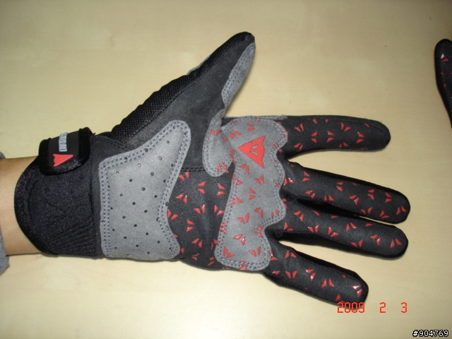 開箱? 開袋? ~低調的 Dainese 手套~