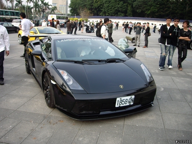 Lamborghini在中正紀念堂的發表會
