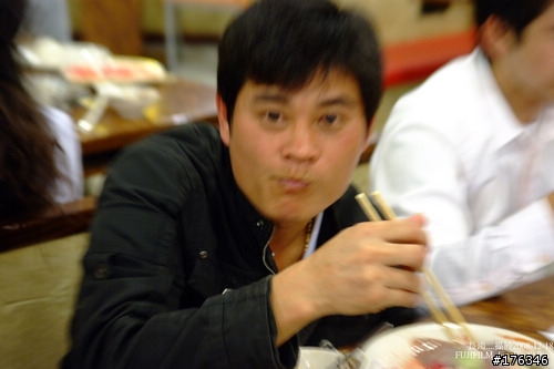 上傳12月份的慶生會照片