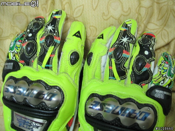 [開箱文] dainese replica valentino rossi  gloves