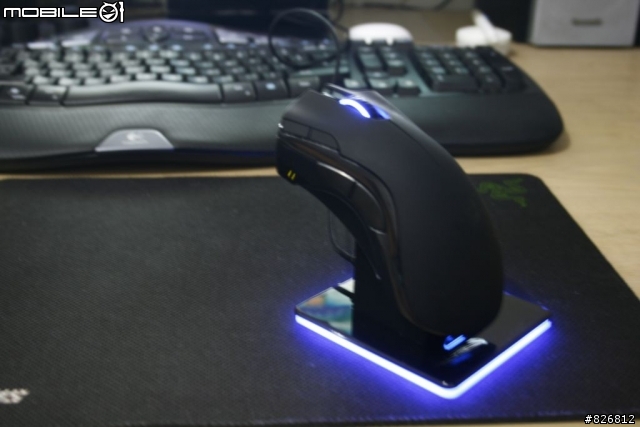 旗艦級兩棲電競滑鼠 - Razer Mamba (新增圖)