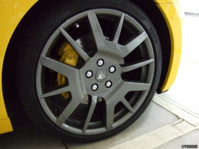 停車場驚見 Maserati （手機照）----- Update 3/14 21:~