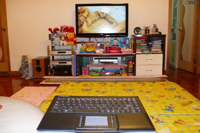 適合HTPC的無線 keyboard with touchpad (Multi Touch)