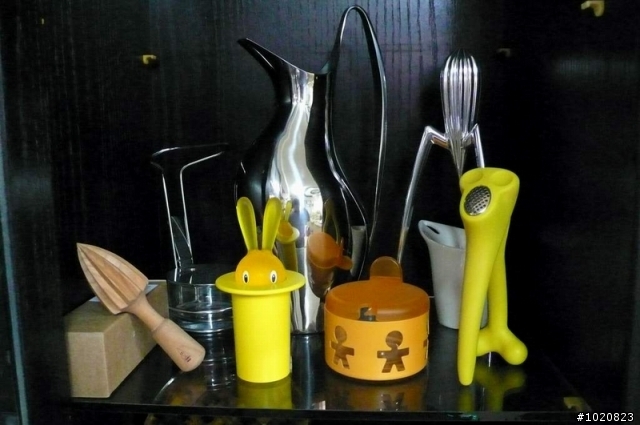 家裡幾件日用品...橙汁器,蒜泥器,糖罐,牙籤筒和水瓶....GEORG JENSEN & ALESSI