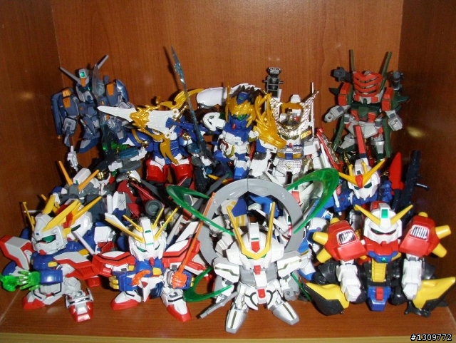 分享我的玩具櫃，大多是BB戰士、Gundam