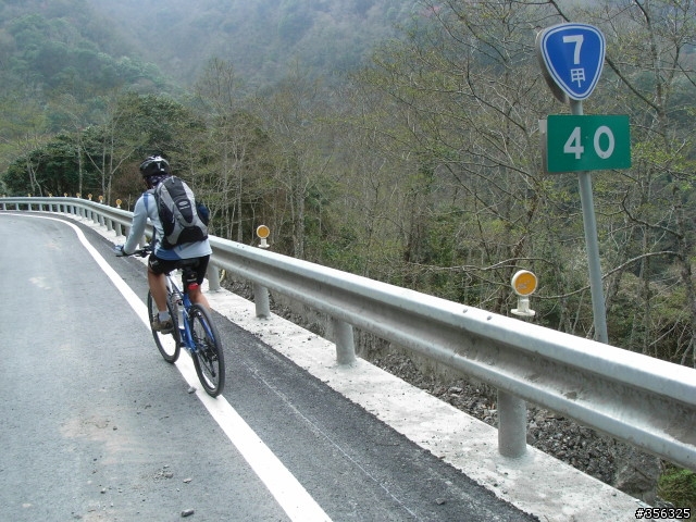 [遊記] 海拔1800M自行車道超感動誌 中橫宜蘭支線~武陵農場單車2日遊(2011.02.21 update)