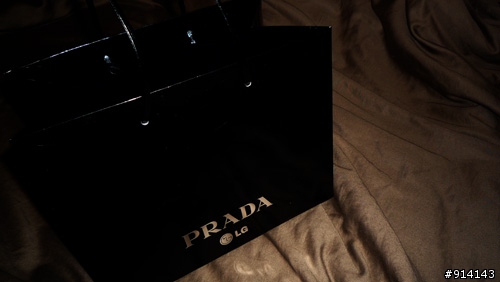 [ESQ. 分享] PRADA II with QWERTY, 時尚的鉅作