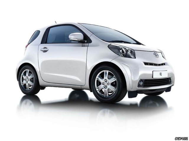 TOYOTA iQ