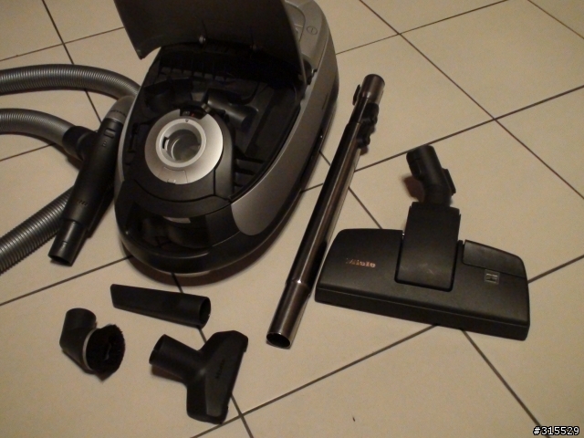 Miele 德製吸塵器簡略開箱分享