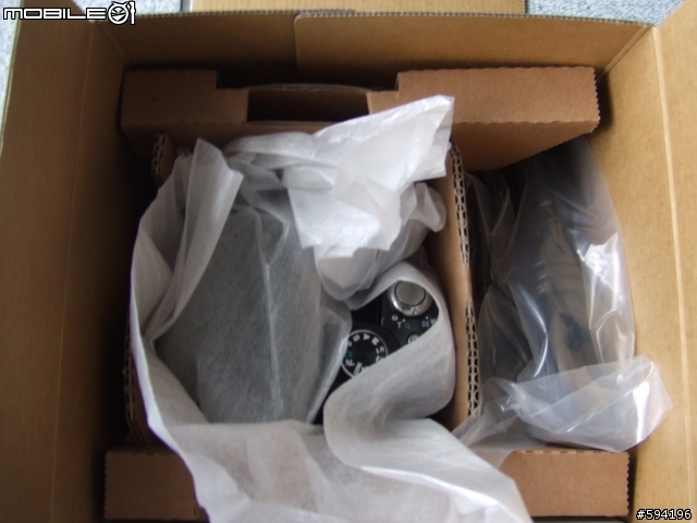 nikon p90 很不專業拉~~因為還在充電~~~一點圖一點字補一下