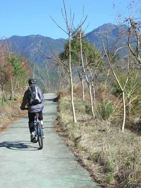 [遊記] 海拔1800M自行車道超感動誌 中橫宜蘭支線~武陵農場單車2日遊(2011.02.21 update)