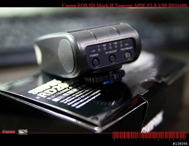 SUNPAK RD2000 小巧好用的小閃燈,5D mk II的機頂閃燈救星(只在270EX未上市前)!!
