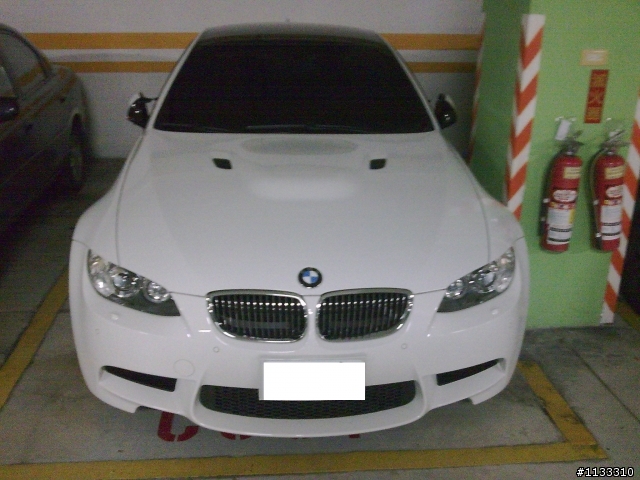 上學期在學校遇到的白色E92 M3