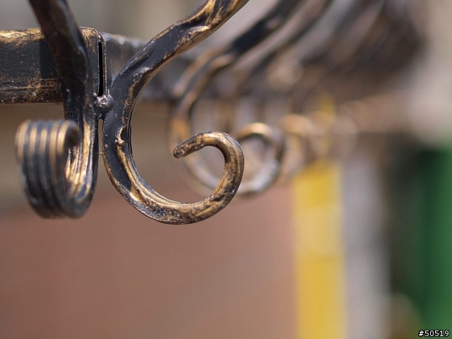 敗了首顆"50mm -F2.0"定焦鏡