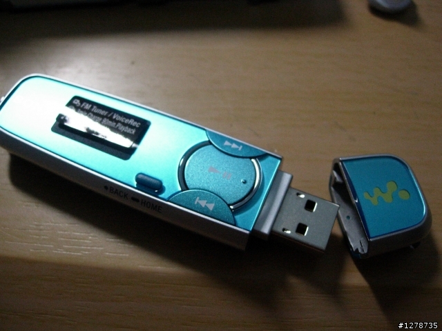 [開箱]NWZ-B135F/L（2GB）