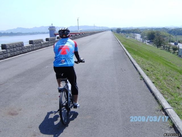 [遊記]3/17(二)高雄→橋頭糖廠→小岡山→阿公店水庫...涼麵填肚騎