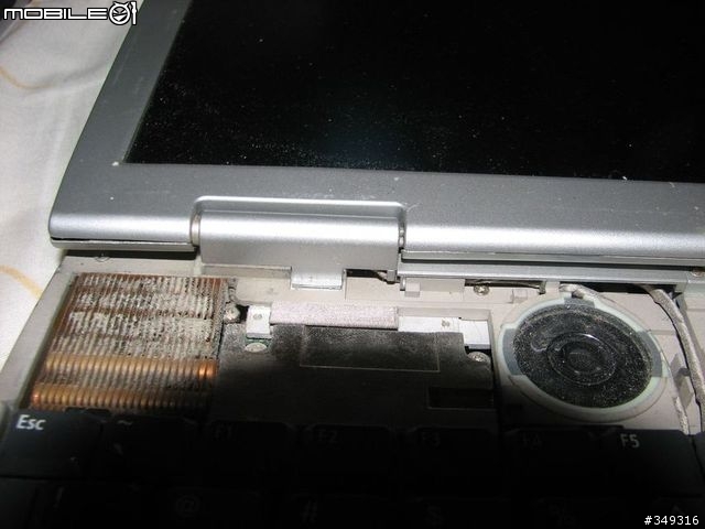 有沒有人解體過GVC的筆電呢? LCD拆不掉... (Green500)