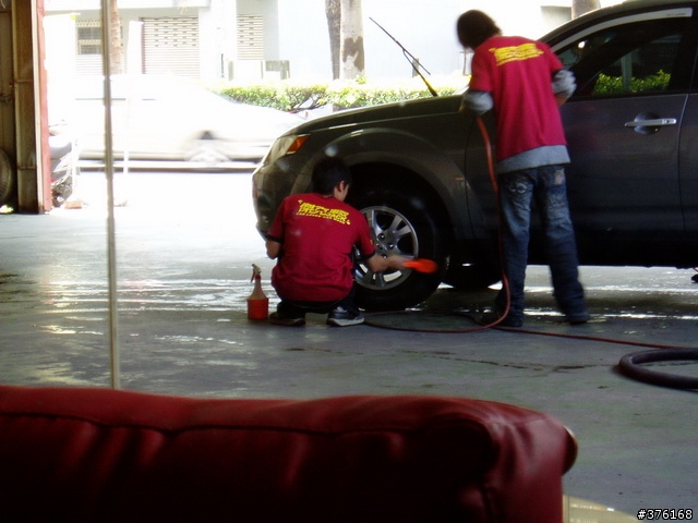 小灰凹洗澎澎-台中XX車奴