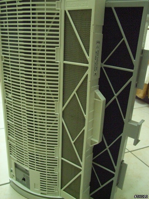 [開箱文]Panasonic 奈米水離子 F-PXA28W 空氣清淨機 濾網可水洗！