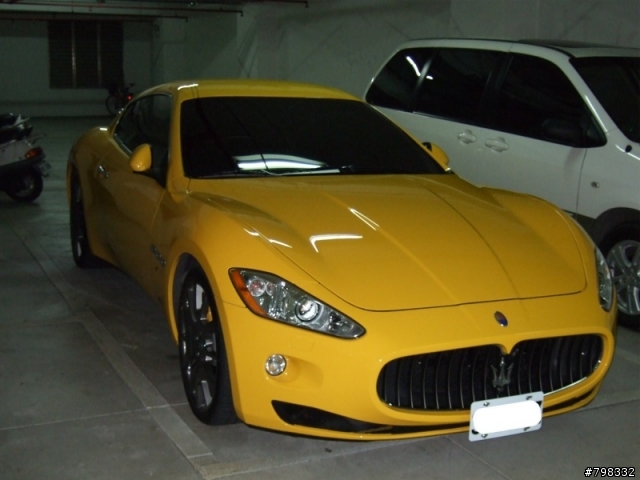停車場驚見 Maserati （手機照）----- Update 3/14 21:~