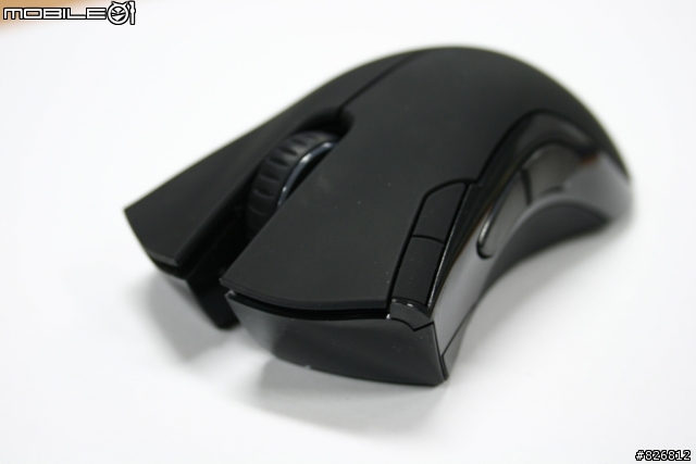 旗艦級兩棲電競滑鼠 - Razer Mamba (新增圖)