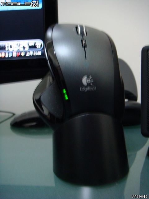 [開箱]~想很久的羅技MX5500 Revolution滑鼠鍵盤組.加映WD硬碟跟凡達克傳輸方塊