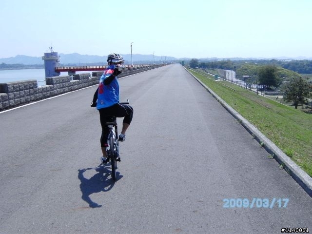 [遊記]3/17(二)高雄→橋頭糖廠→小岡山→阿公店水庫...涼麵填肚騎