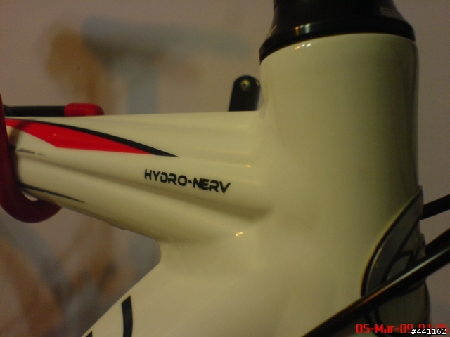 小弟的第一台自組紅白公路車(自組)louis garneau AXIS 4.0 圖多(姿勢調整)