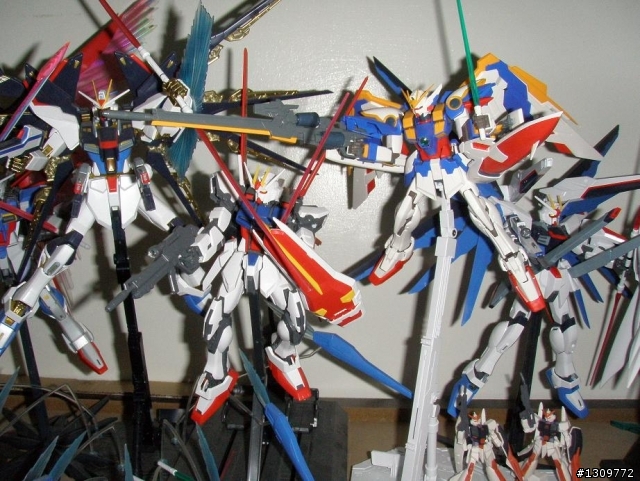 分享我的玩具櫃，大多是BB戰士、Gundam