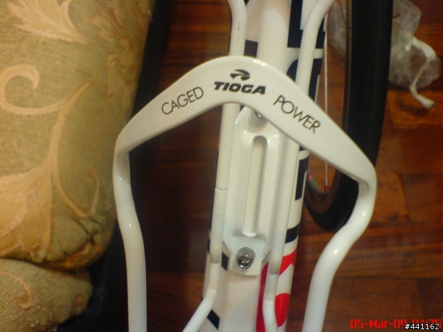 小弟的第一台自組紅白公路車(自組)louis garneau AXIS 4.0 圖多(姿勢調整)