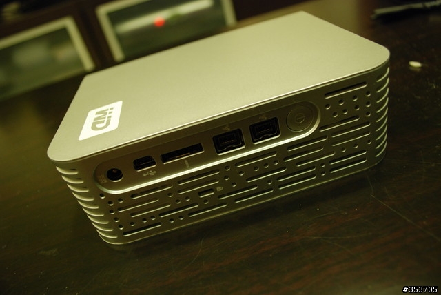 超時尚的My Book Studio Edition 1TB 3.5吋外接式硬碟