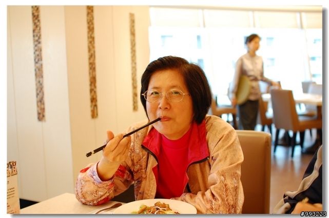 D40入手滿週年紀念之 該升級成D90嗎~~??  圖有點多喔...