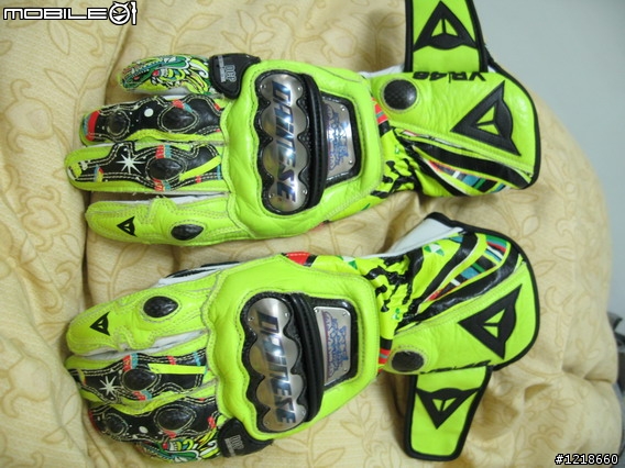 [開箱文] dainese replica valentino rossi  gloves