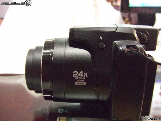 nikon p90 很不專業拉~~因為還在充電~~~一點圖一點字補一下